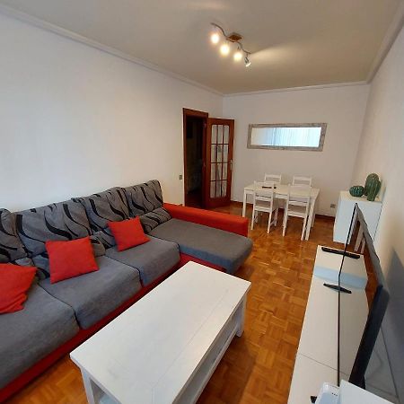 Piso Sencillo Y Acogedor Con Parking Gratuito Apartment Baranain Екстериор снимка