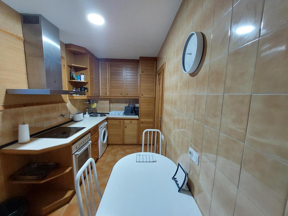 Piso Sencillo Y Acogedor Con Parking Gratuito Apartment Baranain Екстериор снимка
