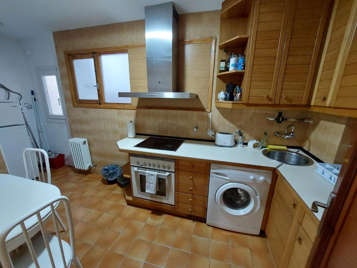 Piso Sencillo Y Acogedor Con Parking Gratuito Apartment Baranain Екстериор снимка